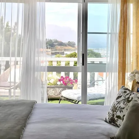 度假居 Holibai, Serenidade, Escapada Navidena De Lujo Frente Al Mar Con Privado Y Cerca De Magicas Luces De Vigo *